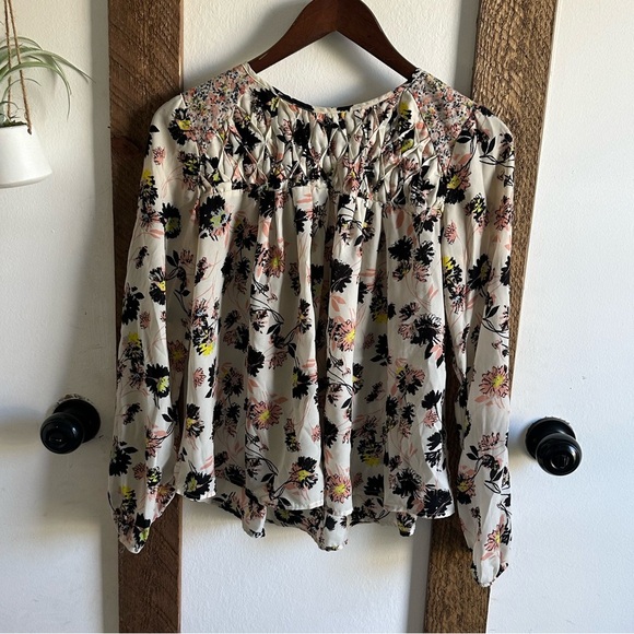 Xhilaration Women’s Floral Flowy Rustic Blouse XS EUC
Polyester - Picture 3 of 7